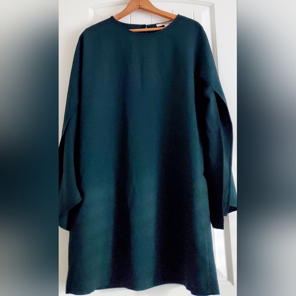 Forever 21 green slit-sleeve crepe shift dress - Picture 2 of 5